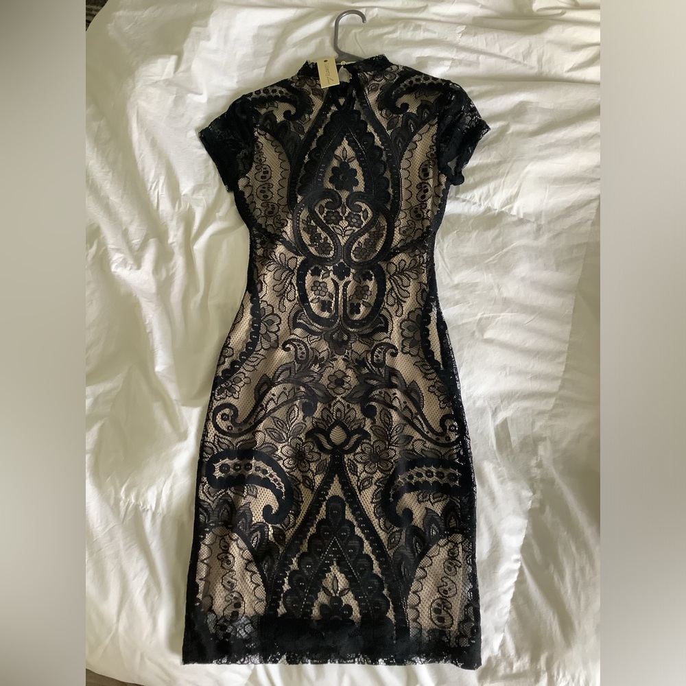 NWT- DRESS - Picture 2 of 4